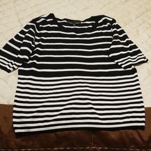 Short sleeve sweater